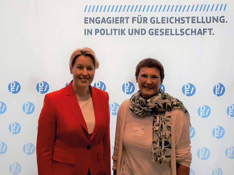 Bundesfamilienministerin Giffey und Vorstandsmitglied Monika Maier-Luchmann